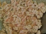 Takwa ayam cincang dengan pickled lettuce
