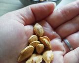 Une image de l'étape 6 de Graines de potimarron façon pop corn.