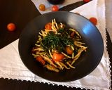 Foto del passaggio 8 della ricetta Trofie fresche di farro con agretti e pomodorini