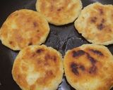 Foto del paso 3 de la receta: Arepas🫓de maíz🌽peto y queso🧀fresco🥯