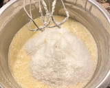 Foto del paso 7 de la receta: Pastel con coco caramelizado