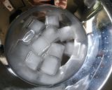 Foto del paso 2 de la receta: Escaldar tomates (quitar la piel fácilmente)