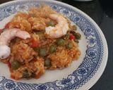 Foto del paso 5 de la receta: Arroz con surtido de mariscos en conserva tipo paella 🥘