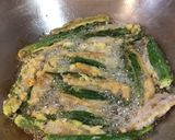 A picture of step 2 of Fried Okra with Minced Fish.