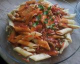 A picture of step 4 of Hot sauce chicken pasta.