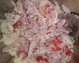 A picture of step 2 of Strawberry cake chocolate sauce.