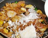 A picture of step 3 of Pressure cooker chicken curry.