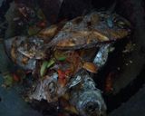 Foto langkah ke 4 dari resep Bawal Bumbu Sarden Tempe kriuk.
