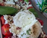Une image de l'étape 3 de 🍅 Salade tomates, burrata, feta, basilic & oignons.