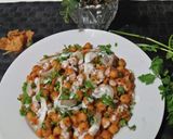 A picture of step 4 of Dahi wali chaat.