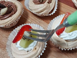 Mini Pavlova Chocovanila Cream