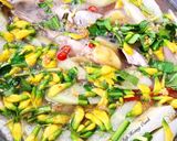 Hình bước làm 3 của món Canh Chua Cá Úc Nấu Bông Điên Điển