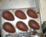 Foto del paso 10 de la receta: Bombones de chocolate rellenos de ganache de café