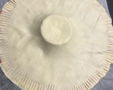 Foto del passaggio 2 della ricetta Torta salata con cuore fondente di Brie o Camembert
