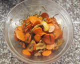 Foto del paso 5 de la receta: Guarnición de setas y zanahorias en aros