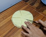 Foto langkah ke 5 dari resep Dadar Gulung Mawar.