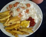 Foto del paso 4 de la receta: Arroz con salchicha polaca y papas fritas con tres salsas