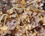 รูปขั้นตอนการทำที่ 2 ของ "หมูสับไข่ผัดขิง"Stir Fried Minced Pork&Eggs with Ginger