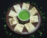A picture of step 7 of Gujarat Famous White Idra (Dhokla).
