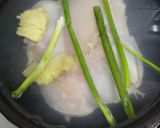 Foto langkah ke 1 dari resep Sausi kai bon cabe (salad ayam suir alah hongkong simpel).