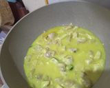 Foto langkah ke 3 dari resep Semur ayam toping mie ayam.