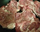 Foto del paso 2 de la receta: Chuletas de cabeza de lomo de cerdo con pimientos fritos