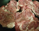 Foto del paso 2 de la receta: Chuletas de cabeza de lomo de cerdo con pimientos fritos