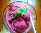 A picture of step 3 of Mulberry banana ice cream (vegan,healthy).
