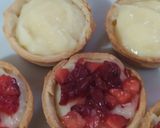 Foto del paso 4 de la receta: Tartitas Con Crema Pastelera Y Frutillas Para "El Día Del Amigo ❤️"