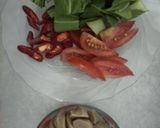 Foto langkah ke 3 dari resep Enoki tumis pedas.