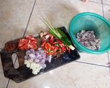 Foto langkah ke 1 dari resep Tumis Cumi Asin.