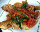 Foto langkah ke 3 dari resep Ikan masak tomat ala 🌈.