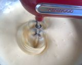 Fehércsokis-mascarponés epertorta recept fázis 3 fotója