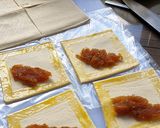 Foto langkah ke 4 dari resep Puff Pastry instan praktis.
