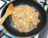 รูปขั้นตอนการทำที่ 5 ของ ข้าวกล้องผัดไข่-ไก่ทอด #ทำขายรวย