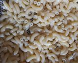 A picture of step 1 of Alfredo Pasta.