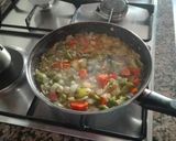 Foto del paso 4 de la receta Tortellinis salchipapas en salsa de tomate