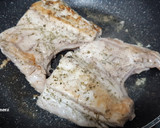 Foto del paso 2 de la receta: Corvina a la plancha con majado de ajo y perejil