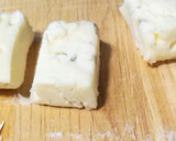 Foto del paso 3 de la receta: Montadito de pera y gorgonzola 🍐🧀