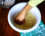Foto langkah ke 4 dari resep Belajar Membuat Donat | Resep Donat Empuk Lembut Berhari Hari.