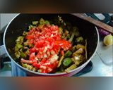 A picture of step 3 of Mix veggies with drumsticks.