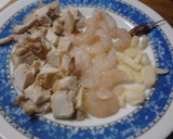 Foto del paso 1 de la receta: Gambas al ajillo con pollo a la pimienta