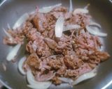 A picture of step 4 of Stir-Fried Soft Pho Noodles.