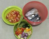 Foto langkah ke 1 dari resep Ikan Tenggiri Kuah Kuning.