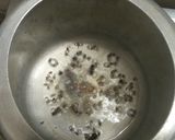 A picture of step 1 of Matar pulao.