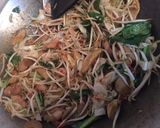 Foto langkah ke 3 dari resep Kwetiaw Goreng ala Chinnese Food.