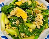 Hình bước làm 4 của món Cải Rổ Xào Trứng Vịt