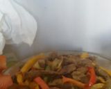 Foto del paso 4 de la receta Terneras salteadas con tres pimientos al curry