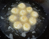Foto langkah ke 6 dari resep Tahu Bulat.