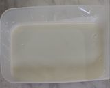 A picture of step 2 of Rose Icecream cake.